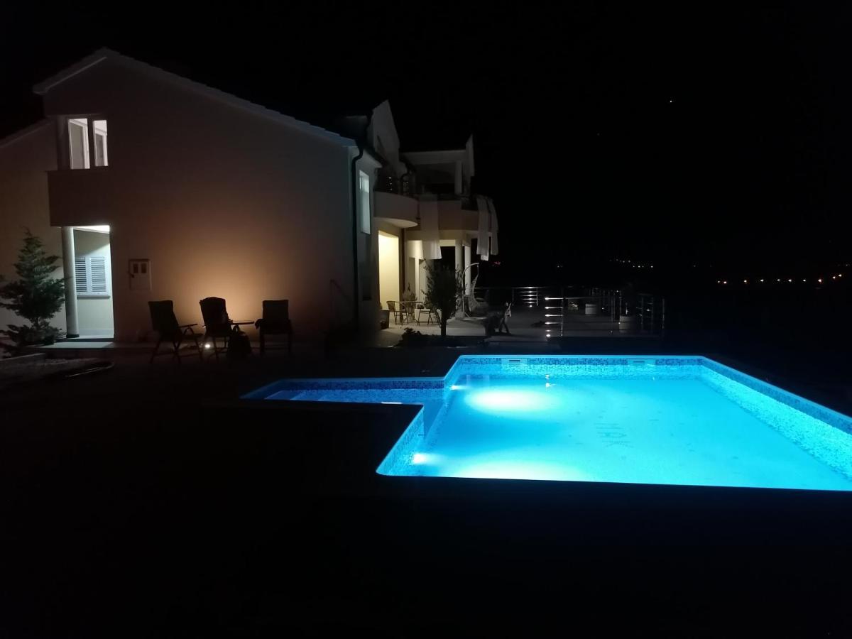 Scolopax Rusticola With Heated Pool Skradin