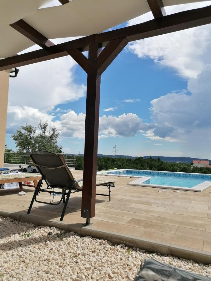 Apartment Scolopax Rusticola With Heated Pool Skradin