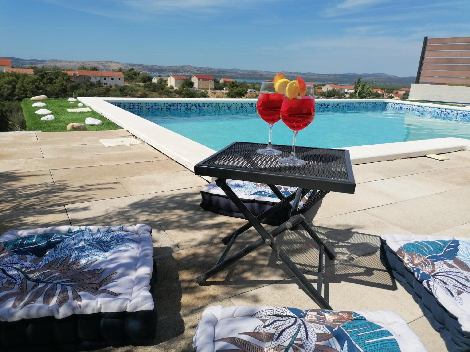 Scolopax Rusticola With Heated Pool Apartment Skradin